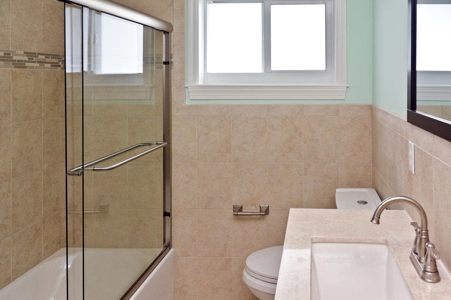 1160 Island Road Riviera Beach, FL 33404 - Photo 7 of 18 Guest Bath