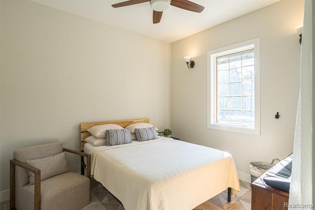 28706 West Nine Mile Road Farmington Hills, MI 48336 - Photo 7 of 51