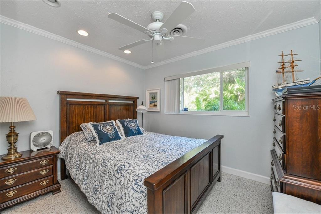 6620 Peacock Road Sarasota, FL 34242 - Photo 12 of 25 Gallery Image 12