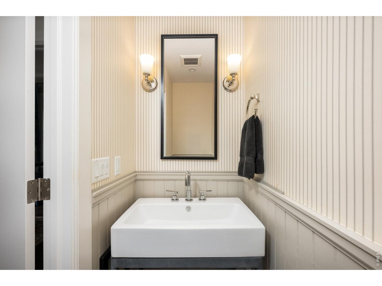 615 Spruce Street Boulder, CO 80302 - Photo 20 of 49 a bathroom with a sink and a mirror