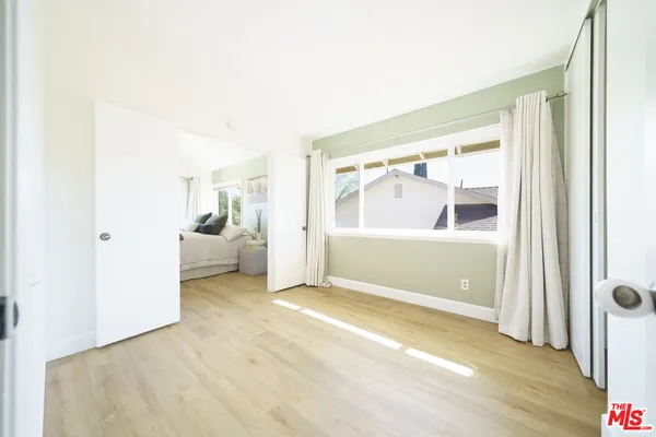 $988,888 | 24086 Avenida Crescenta, Valencia, CA 91355