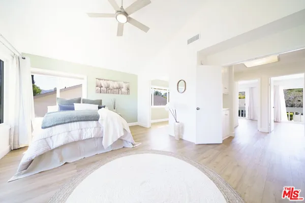 $988,888 | 24086 Avenida Crescenta, Valencia, CA 91355