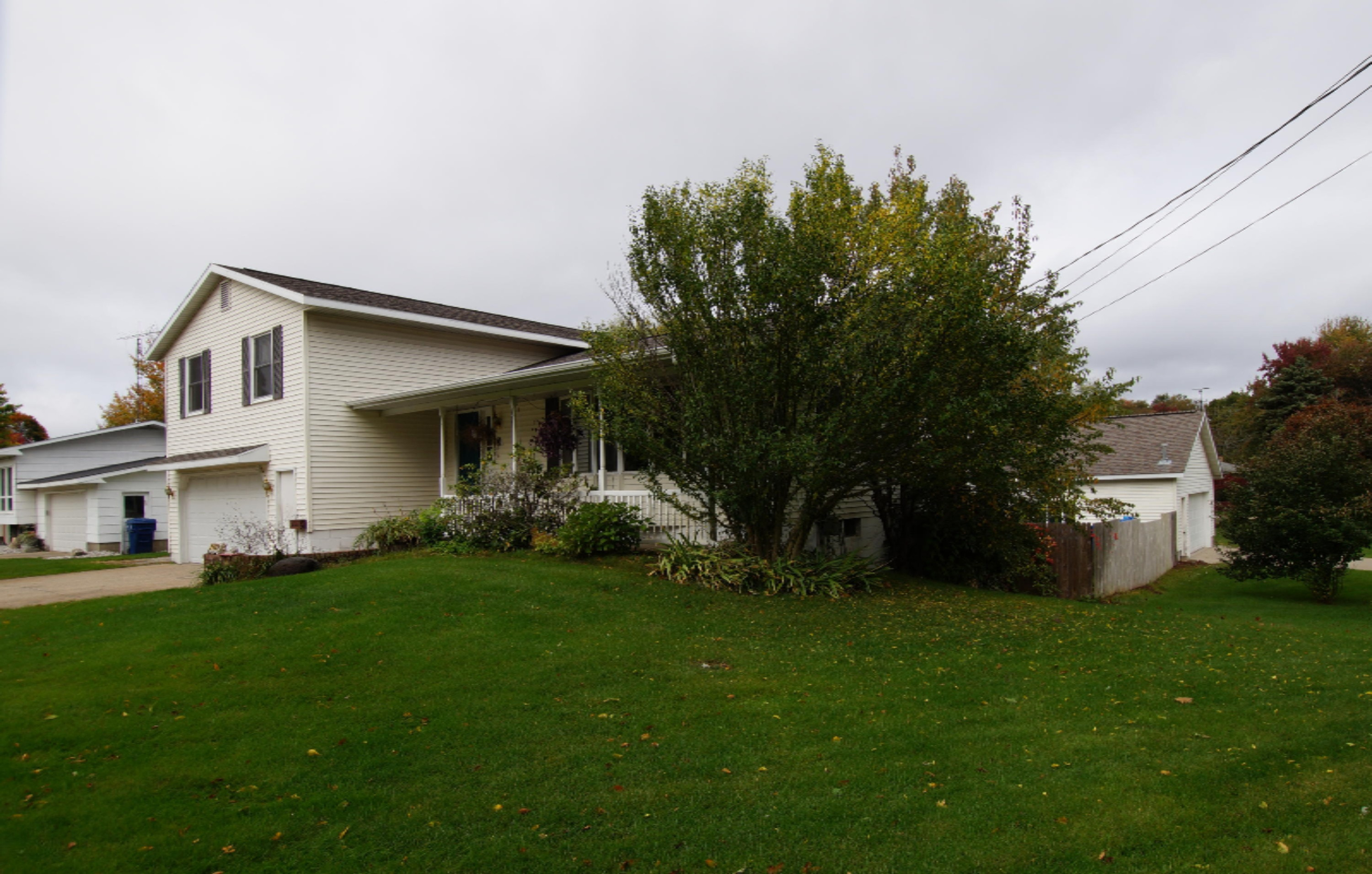 2500 Shettler Road Muskegon, MI 49444 - Photo 2 of 13 DSC01374