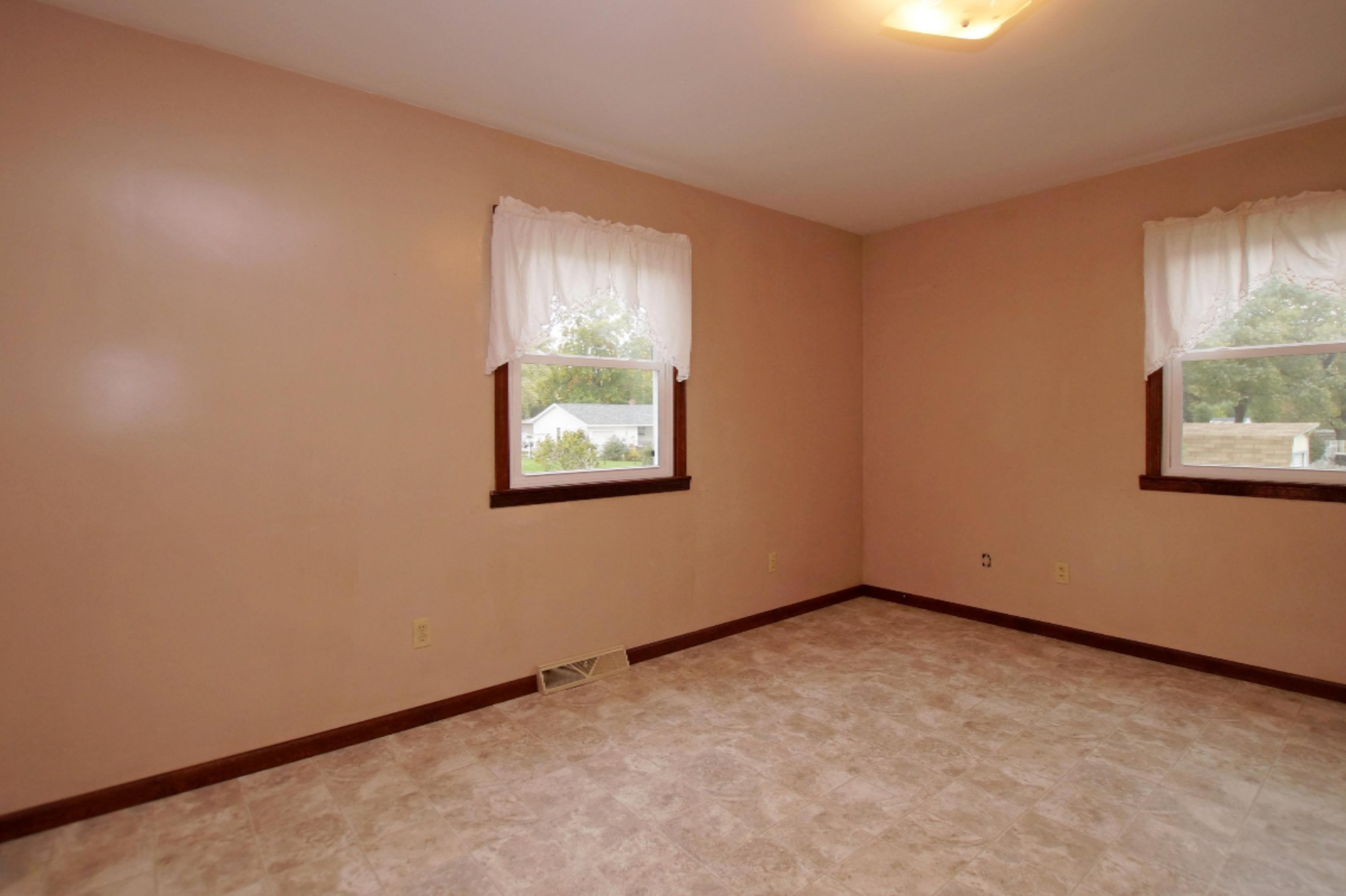2500 Shettler Road Muskegon, MI 49444 - Photo 9 of 13 DSC01346