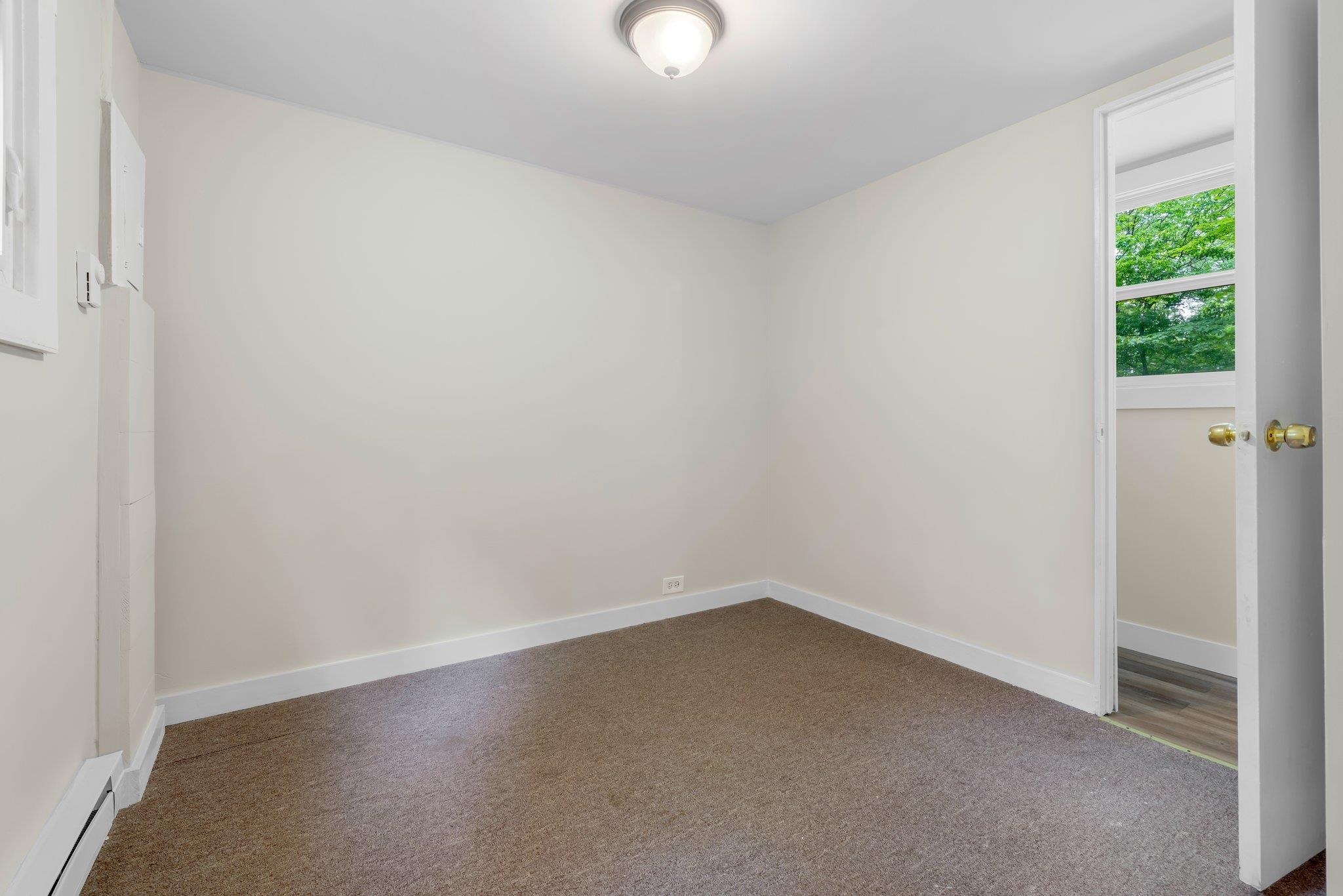 93 Mountain Road Goffstown, NH 03045 - Photo 11 of 24