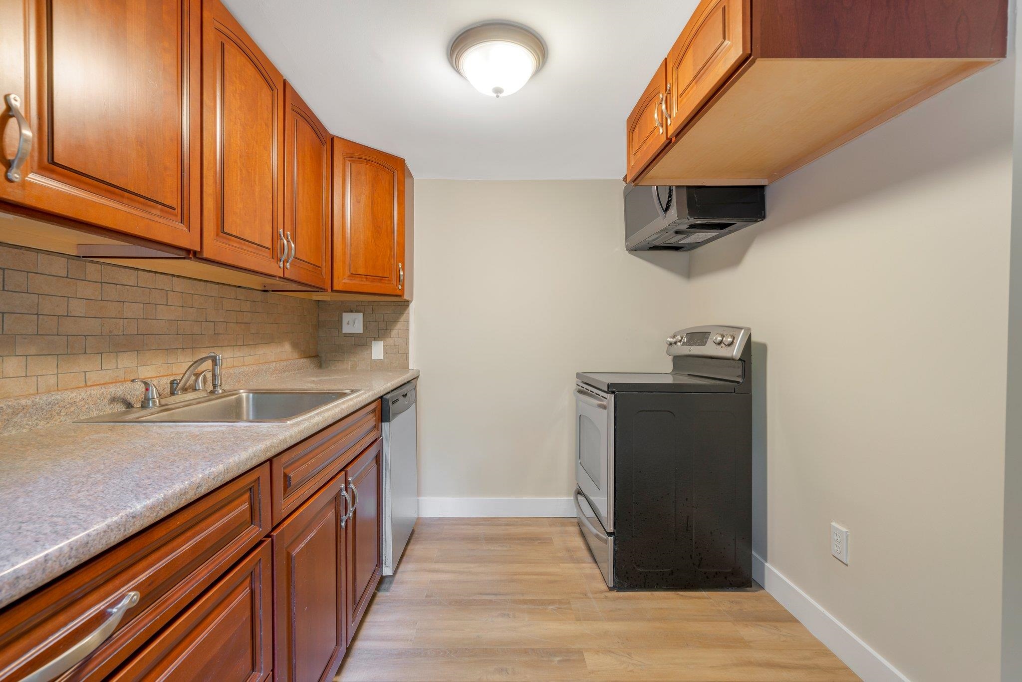 93 Mountain Road Goffstown, NH 03045 - Photo 12 of 24