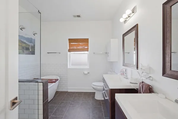 $645,000 | 5539 West Drummond Place, Chicago, IL 60639