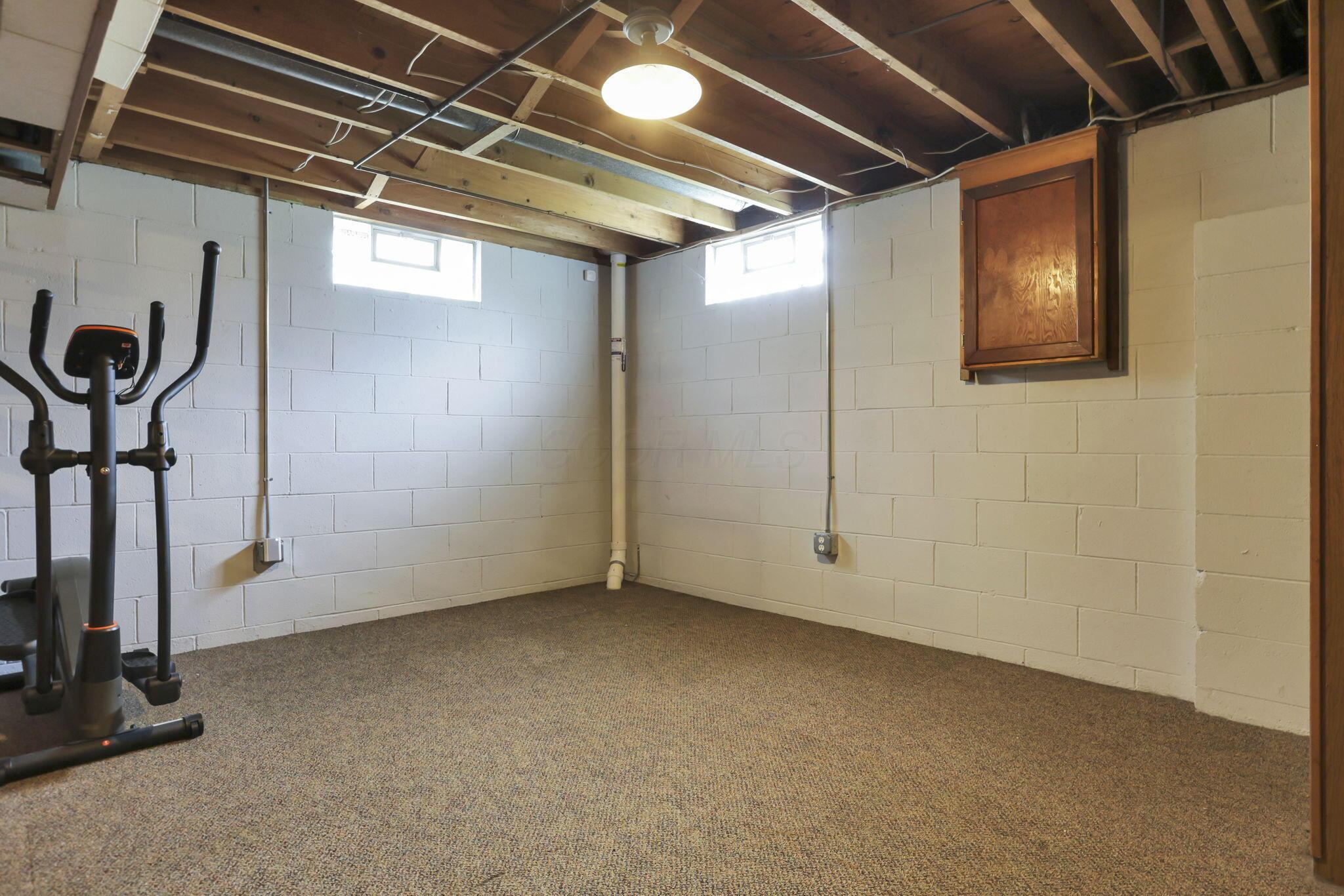 3905 Frazier Road East Columbus, OH 43207 - Photo 24 of 39 28-web-or-mls-939A9913