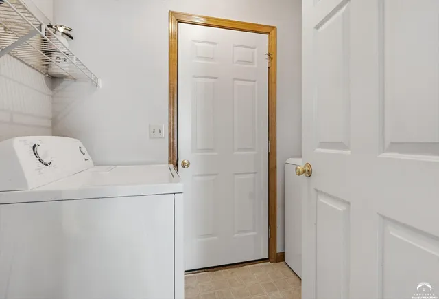 $310,000 | 2537 Stowe Drive, Lawrence, KS 66049