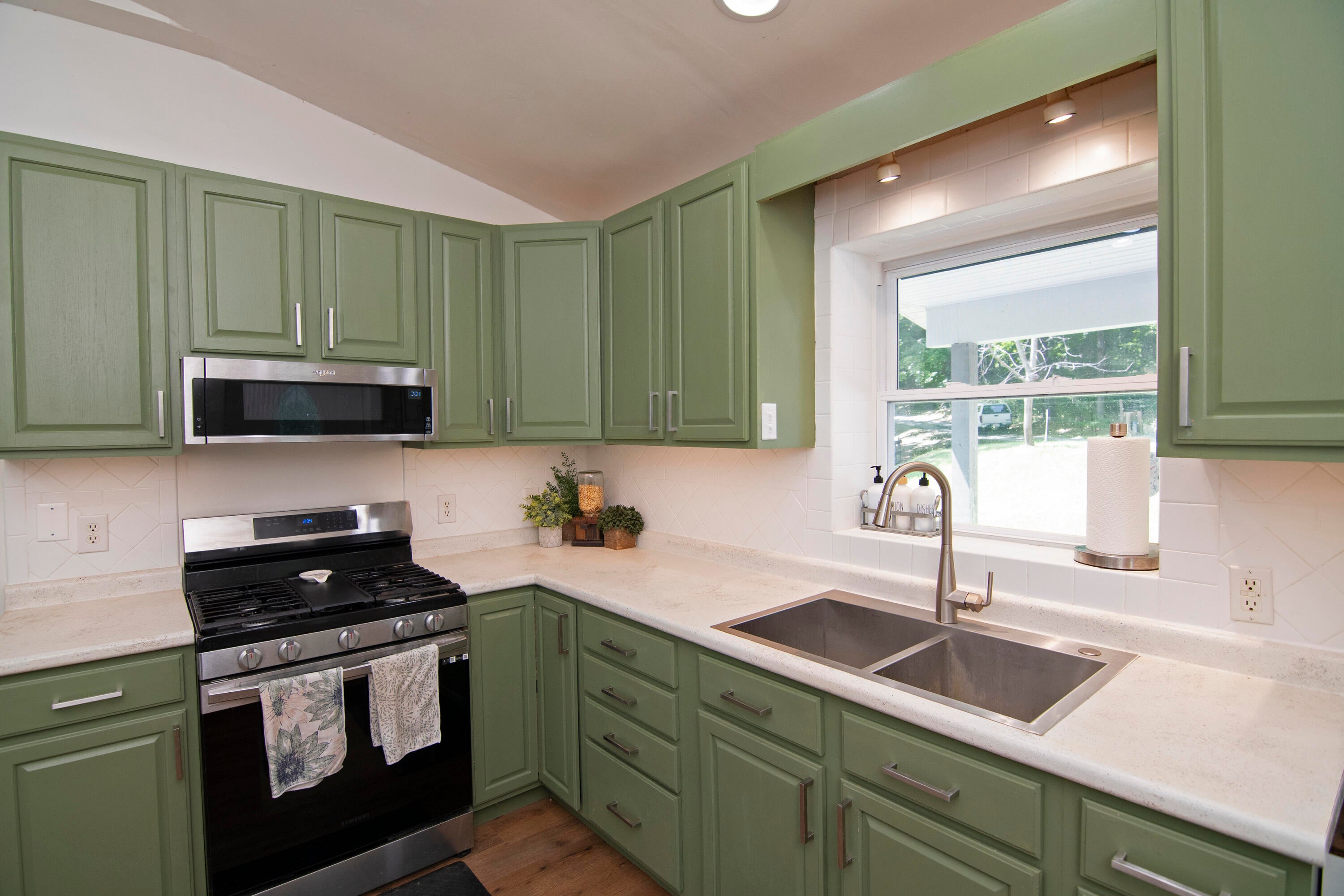 4135 Williamsburg Road Renick, WV 24966 - Photo 14 of 58 Gallery Image 14