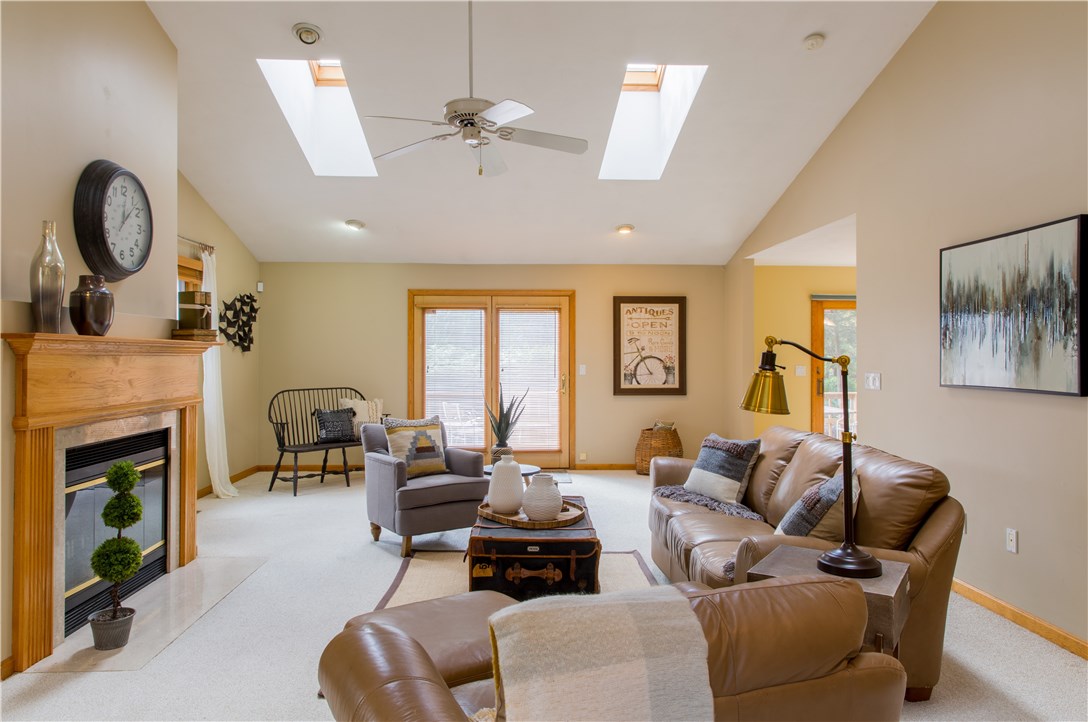 2340 Middle Road East Greenwich, RI 02818 - Photo 1 of 37 Gallery Image 1