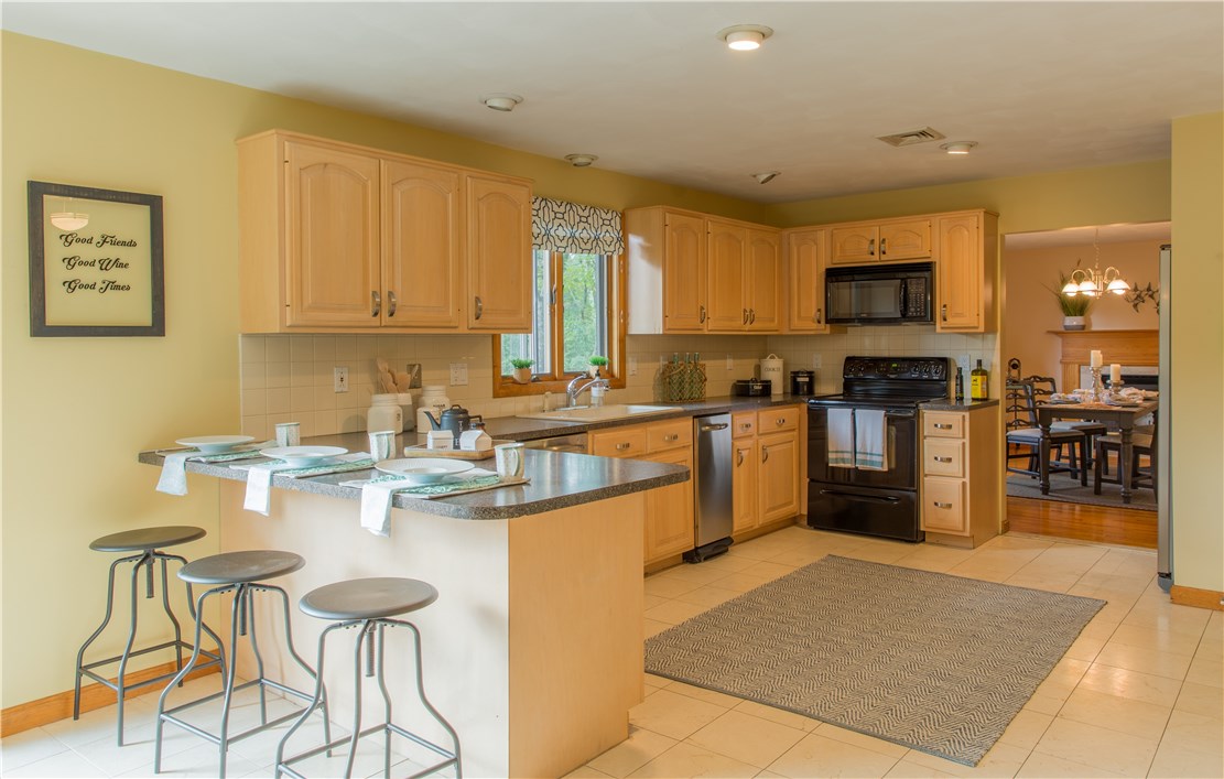 2340 Middle Road East Greenwich, RI 02818 - Photo 11 of 37 Gallery Image 11