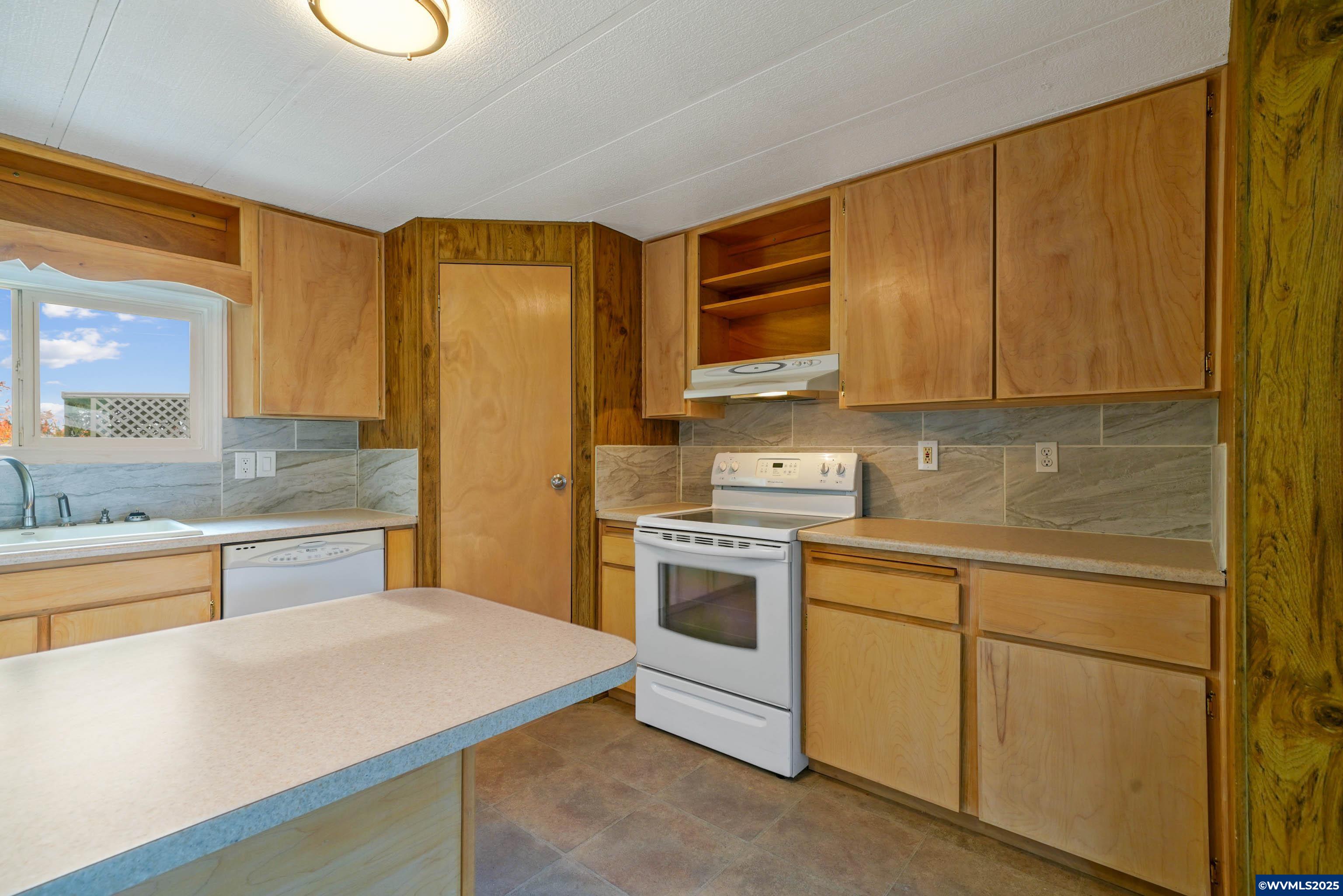 5422 Portland Road Northeast, Unit 89 Salem, OR 97305 - Photo 8 of 22 Gallery Image 8