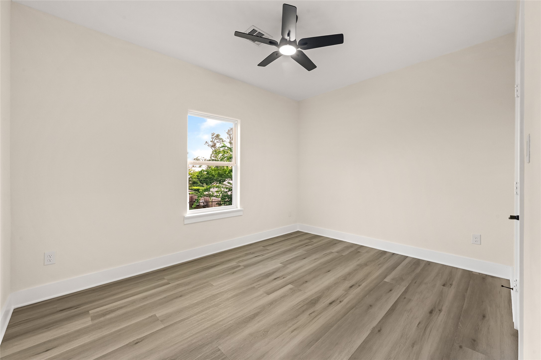 9807 Bamboo Road, Unit A Houston, TX 77041 - Photo 20 of 25 Secondary bedroom #3