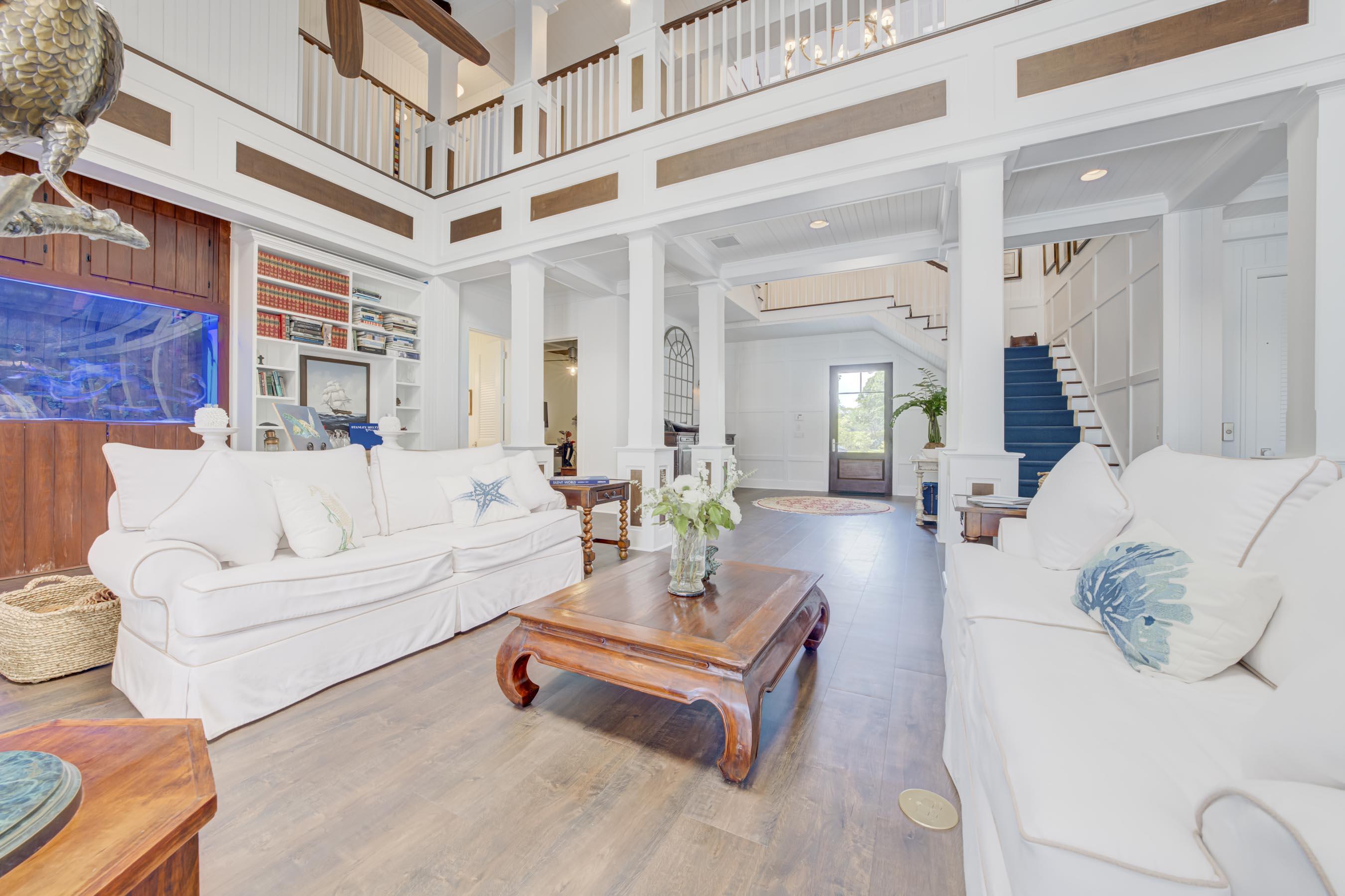 5270 Pennock Point Road Jupiter, FL 33458 - Photo 12 of 60 a living room with furniture
