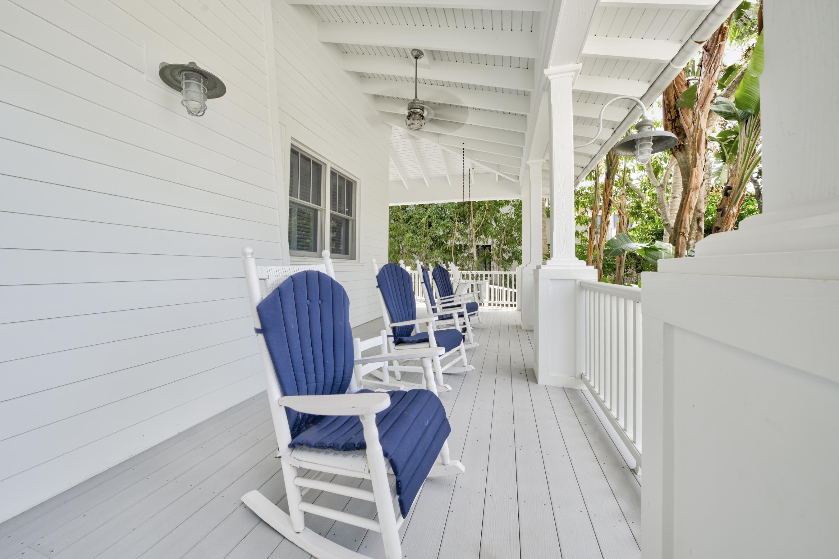 5270 Pennock Point Road Jupiter, FL 33458 - Photo 7 of 60 a view of balcony with furniture