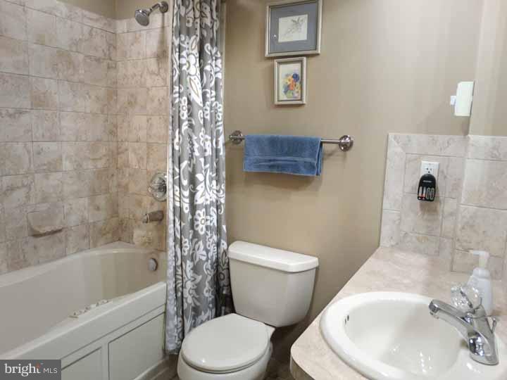 3476 Hillcroft Road Huntingdon Valley, PA 19006 - Photo 18 of 25 Bathroom