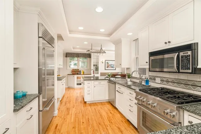 $900,000 | 2328 East 3rd Street, Duluth, MN 55812