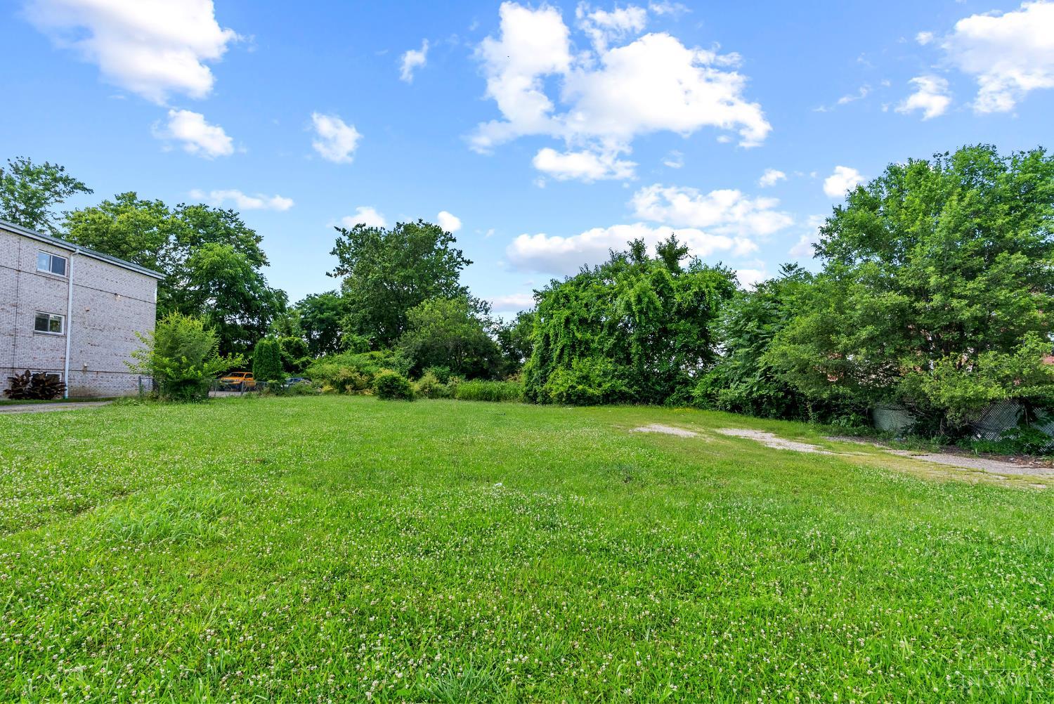4801 Ridge Avenue Cincinnati, OH 45209 - Photo 15 of 17