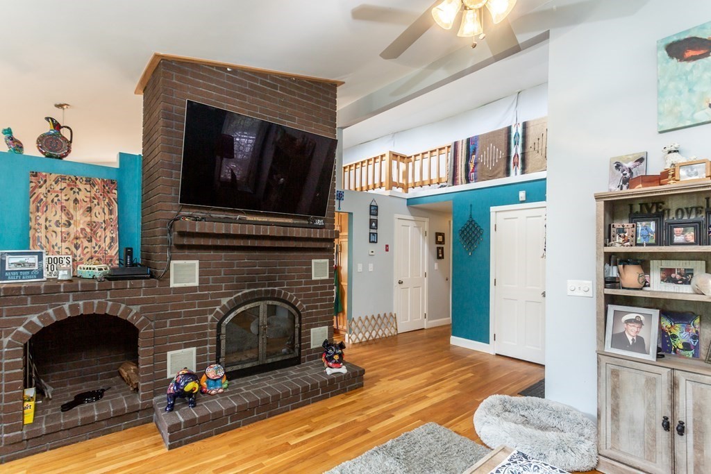 32 Ledgeview Drive Freetown, MA 02702 - Photo 3 of 22