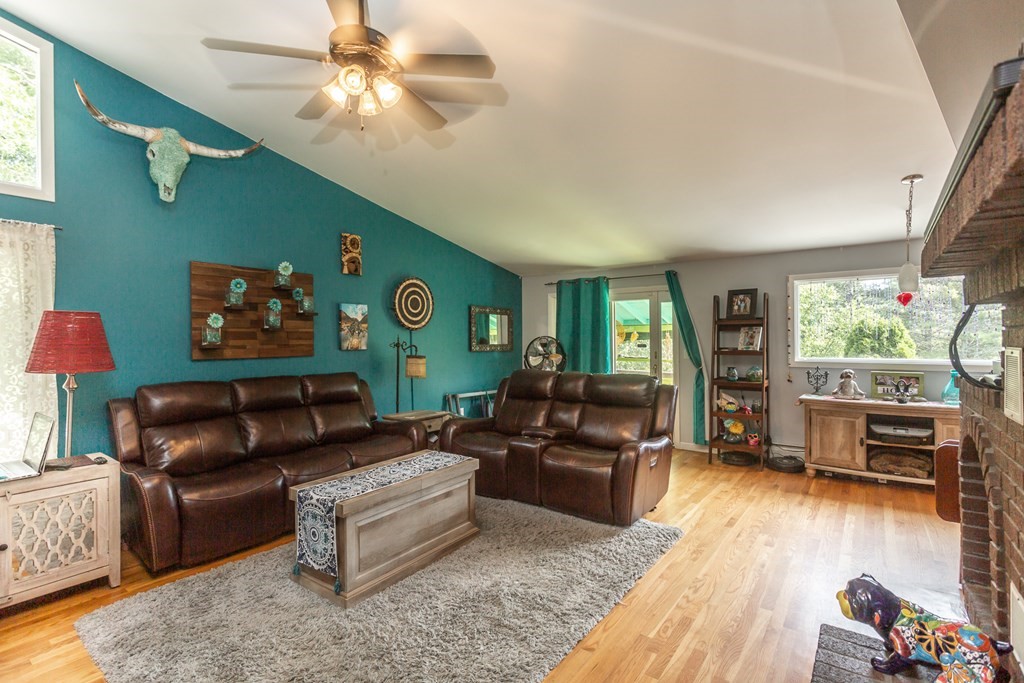 32 Ledgeview Drive Freetown, MA 02702 - Photo 4 of 22