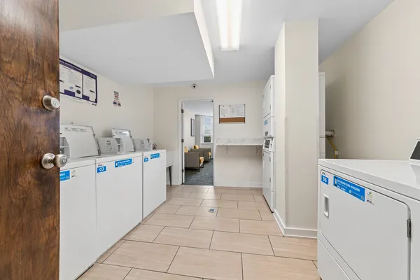 $204,000 | 5506 Lincoln Avenue, Unit A511, Morton Grove, IL 60053