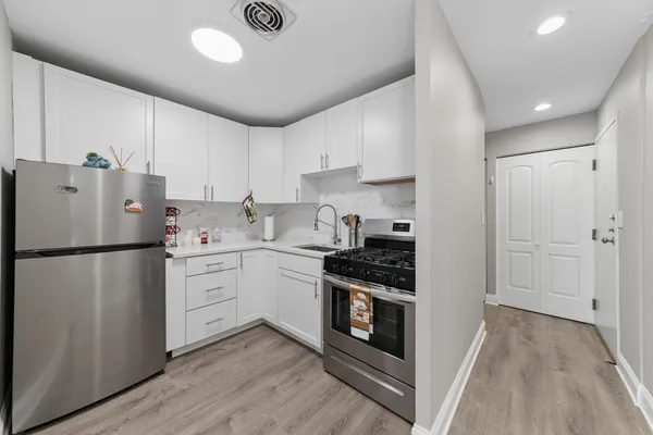 $212,000 | 5506 Lincoln Avenue, Unit A511, Morton Grove, IL 60053