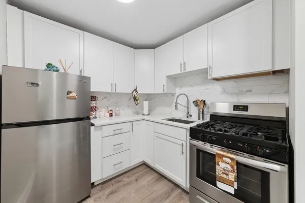 $212,000 | 5506 Lincoln Avenue, Unit A511, Morton Grove, IL 60053