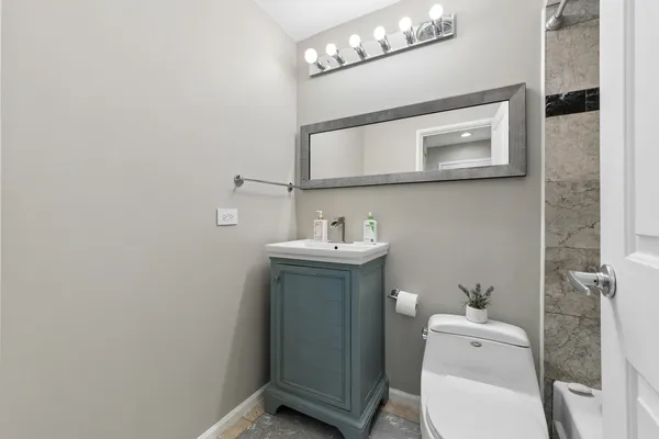 $212,000 | 5506 Lincoln Avenue, Unit A511, Morton Grove, IL 60053