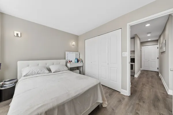 $204,000 | 5506 Lincoln Avenue, Unit A511, Morton Grove, IL 60053
