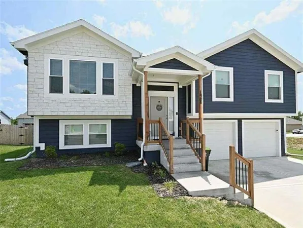 $349,900 | 1905 Eagle Drive, Harrisonville, MO 64701