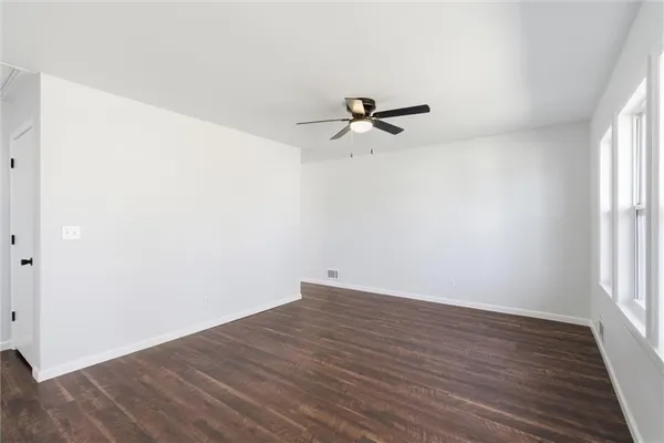 $299,000 | 2425 Northeast 38th Street, Kansas City, MO 64116