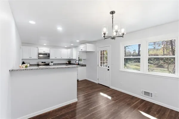 $299,000 | 2425 Northeast 38th Street, Kansas City, MO 64116