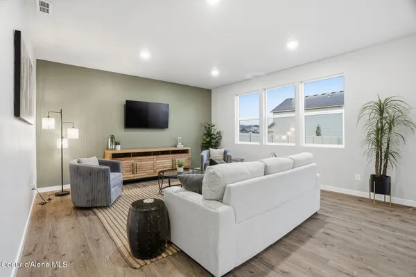 $584,900 | 4530 East Culpeo Avenue, Post Falls, ID 83854