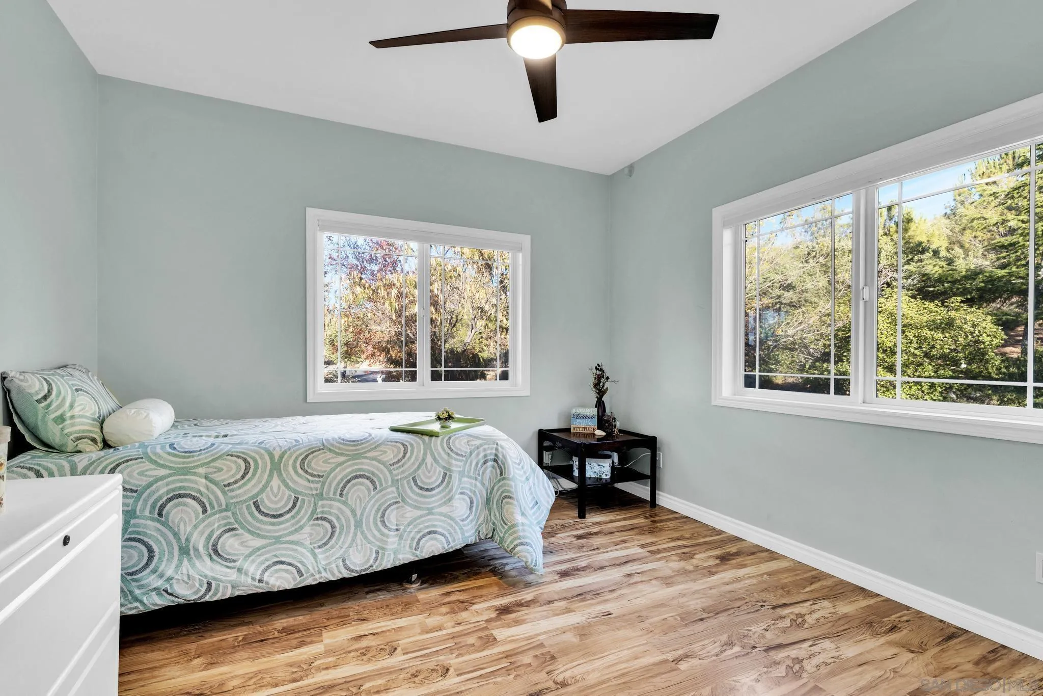 17735 Harrison Park Road Julian, CA 92036 - Photo 32 of 43 a living room with furniture and window