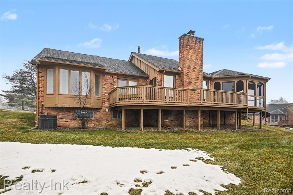 36758 Valley Ridge Drive Farmington, MI 48331 - Photo 3 of 15