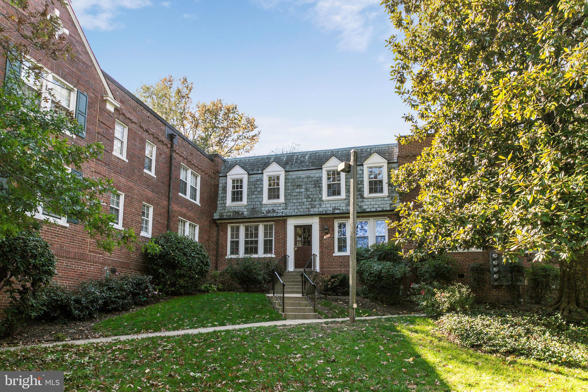 1756 North Rhodes Street, Unit 6333 Arlington, VA 22201 - Photo 1 of 17