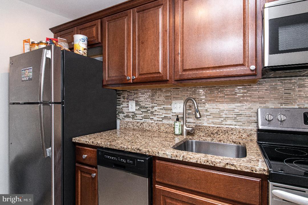 1756 North Rhodes Street, Unit 6333 Arlington, VA 22201 - Photo 11 of 17