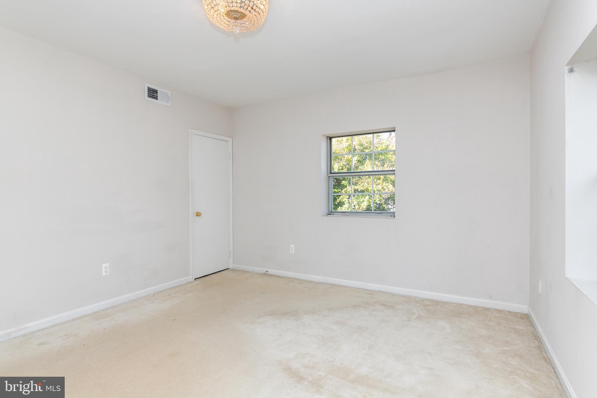 1756 North Rhodes Street, Unit 6333 Arlington, VA 22201 - Photo 16 of 17