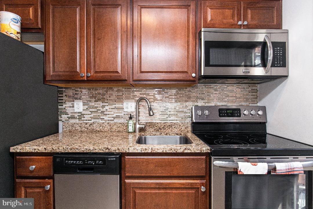 1756 North Rhodes Street, Unit 6333 Arlington, VA 22201 - Photo 10 of 17