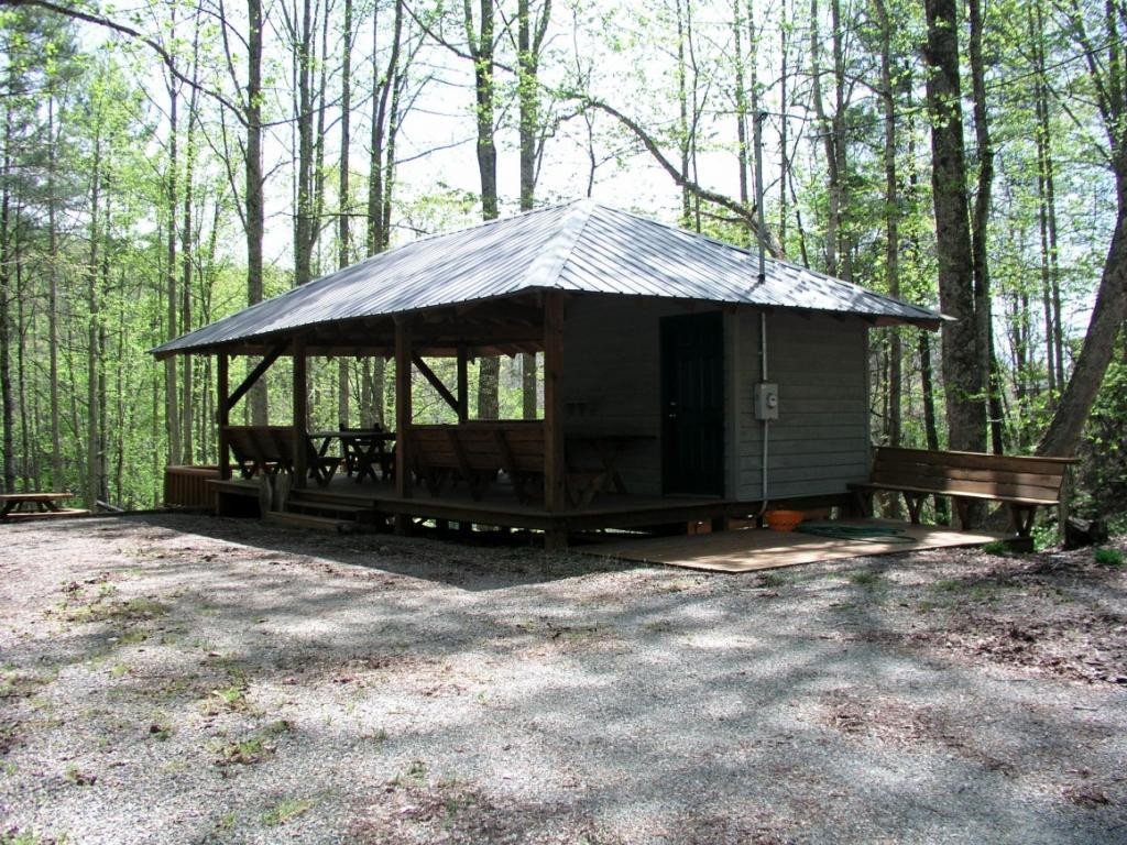 1018 Locust Lane, Unit 43 Butler, TN 37640 - Photo 4 of 10 Heartwood Picnic Area