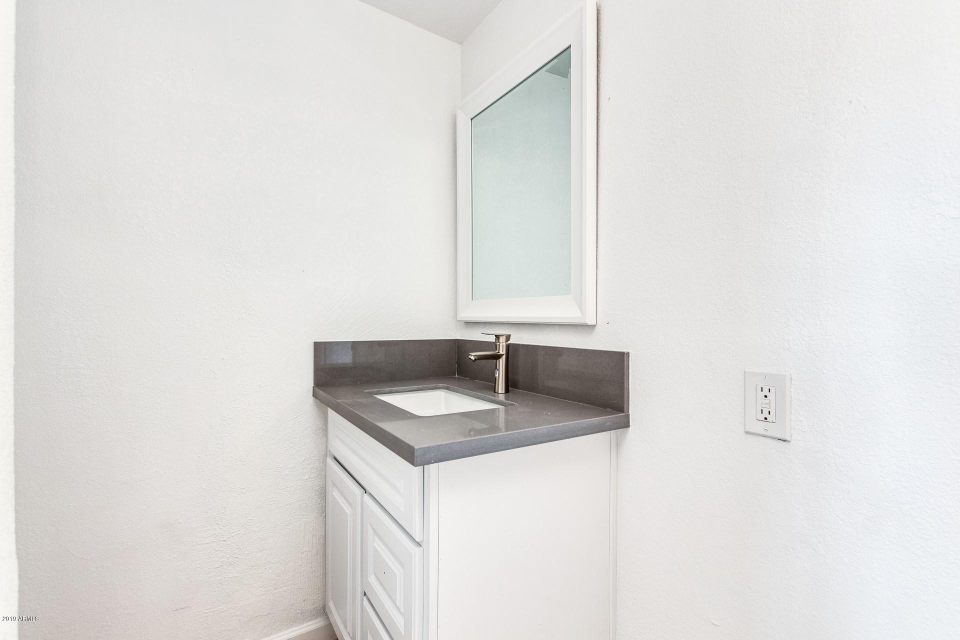 2471 East Almeria Road Phoenix, AZ 85008 - Photo 17 of 26 0018-Almeria - 2471 (15)