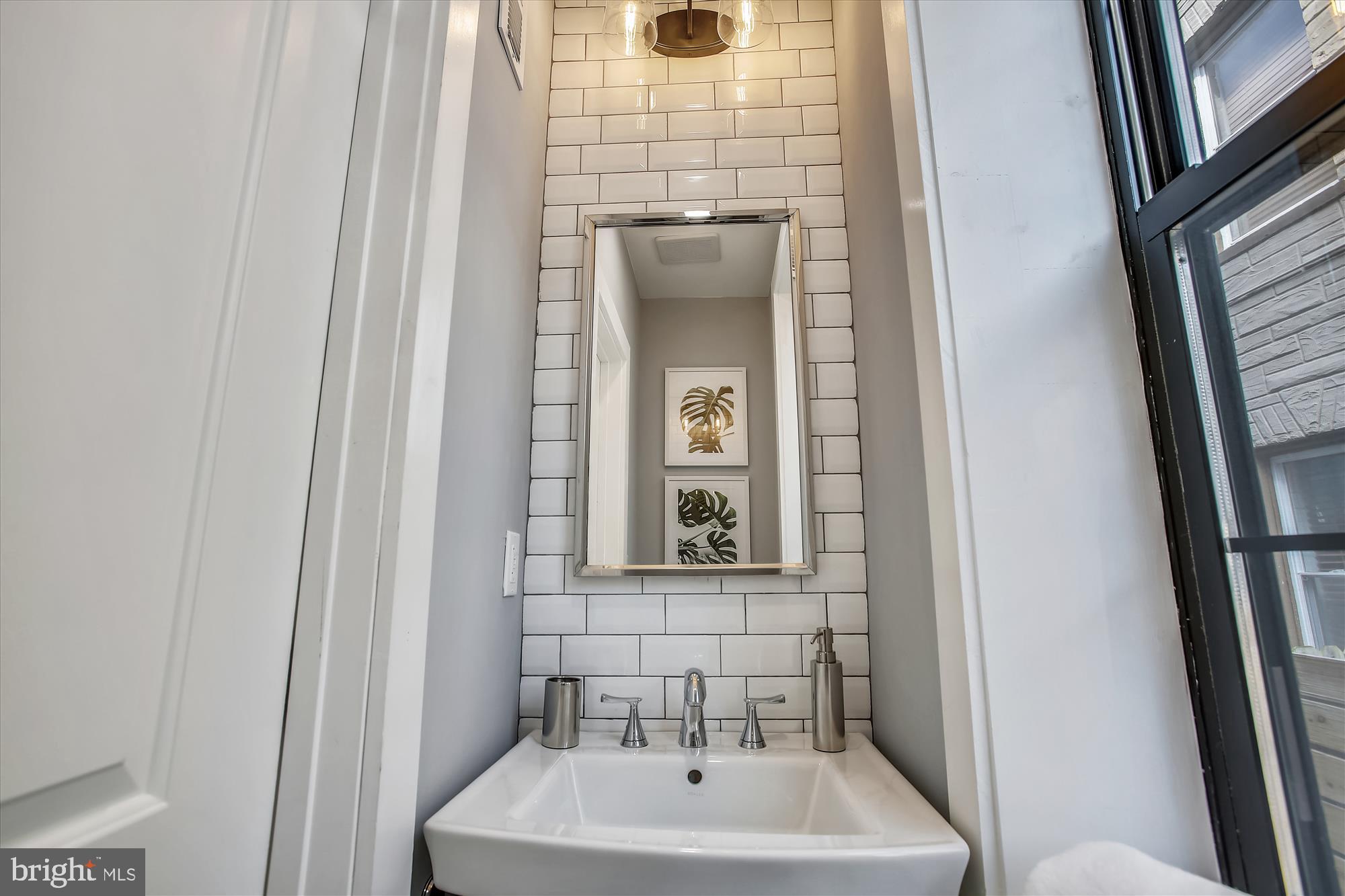 616 Roxboro Place Northwest Washington, DC 20011 - Photo 10 of 45 Main Floor Powder room