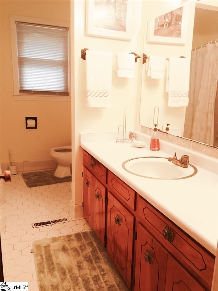 100 Brookbend Road Mauldin, SC 29662 - Photo 6 of 16 Gallery Image 6