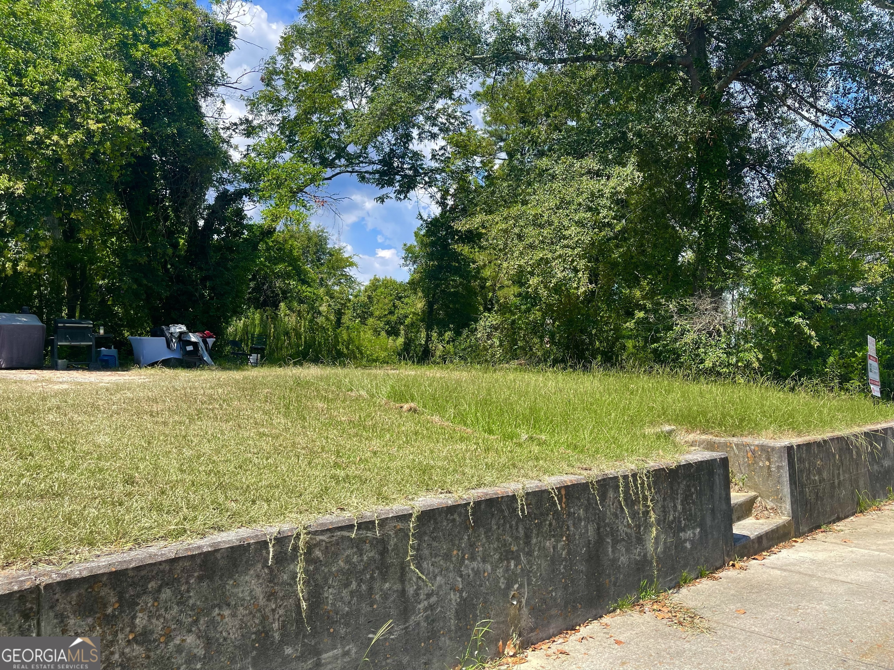 254 Forest Avenue Macon, GA 31201 - Photo 2 of 5 a view of a ocean view