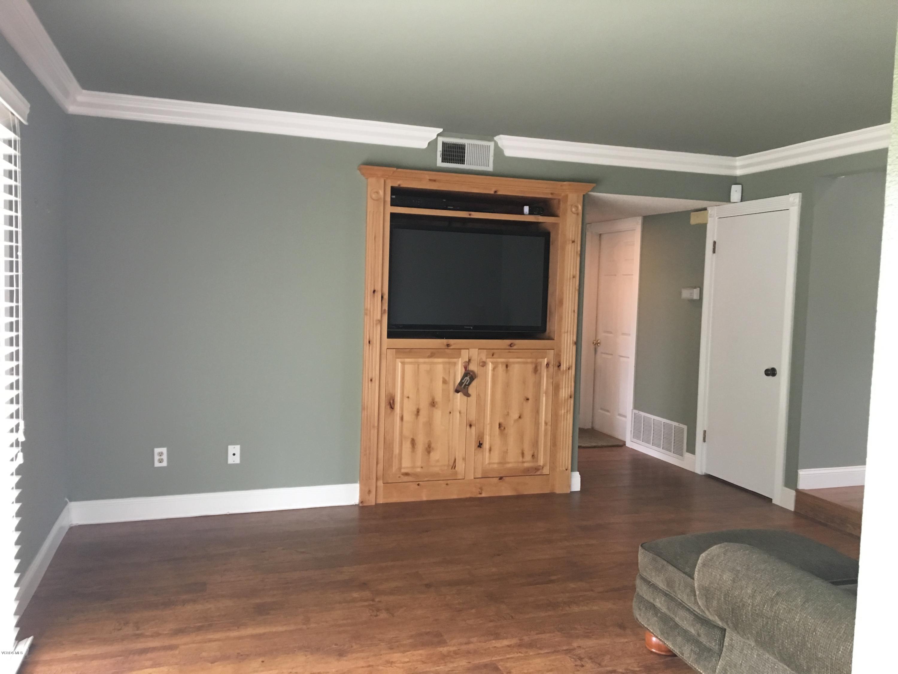 4723 Talmadge Road Moorpark, CA 93021 - Photo 10 of 31 9-Family Room