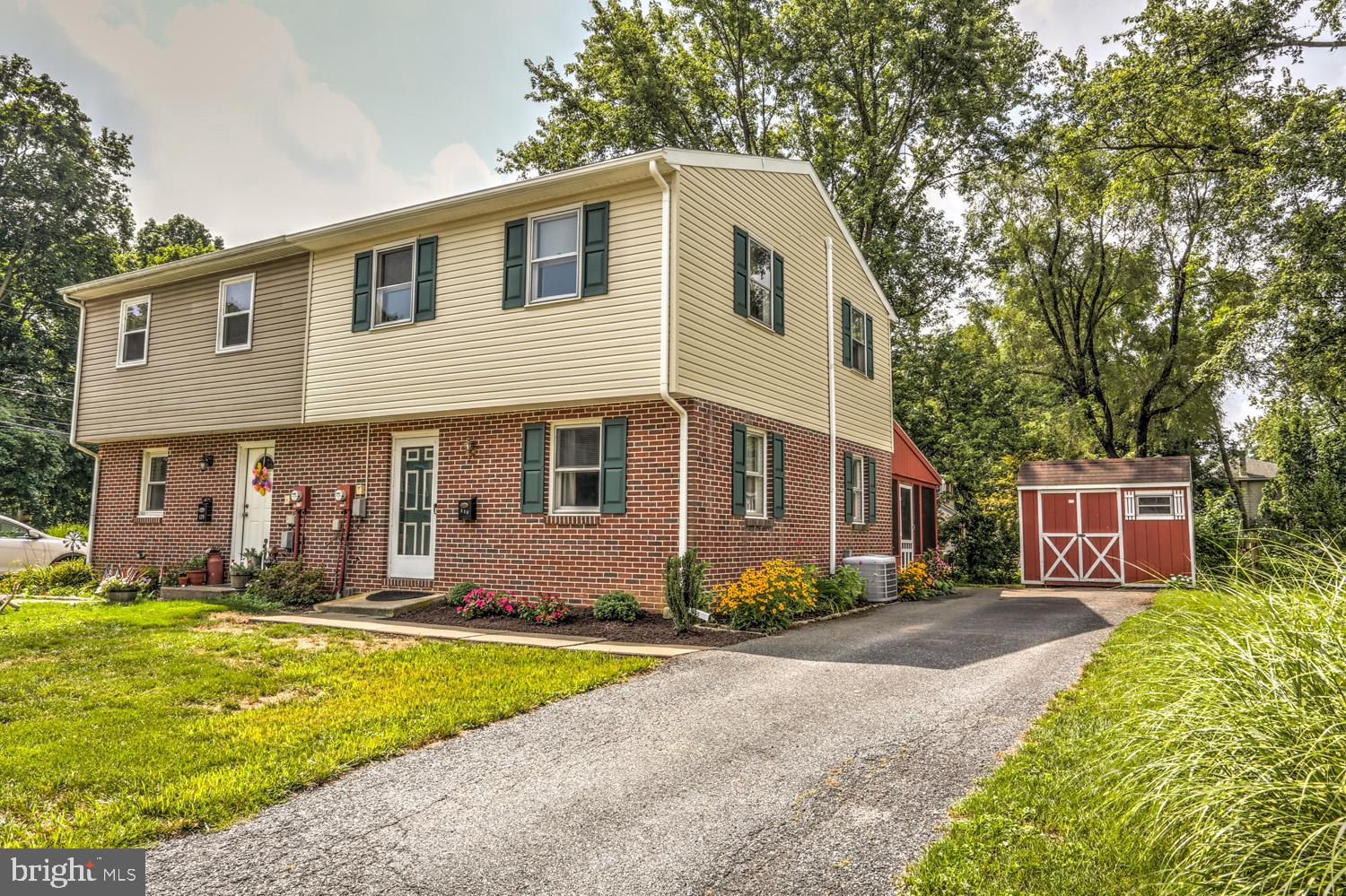 118 Noble Street Lititz, PA 17543 - Photo 1 of 40