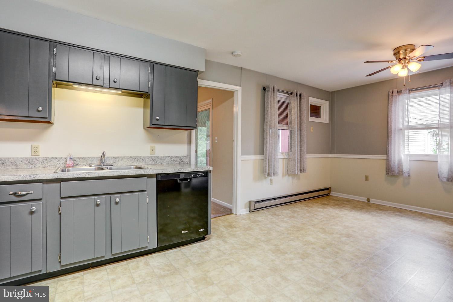 118 Noble Street Lititz, PA 17543 - Photo 16 of 40