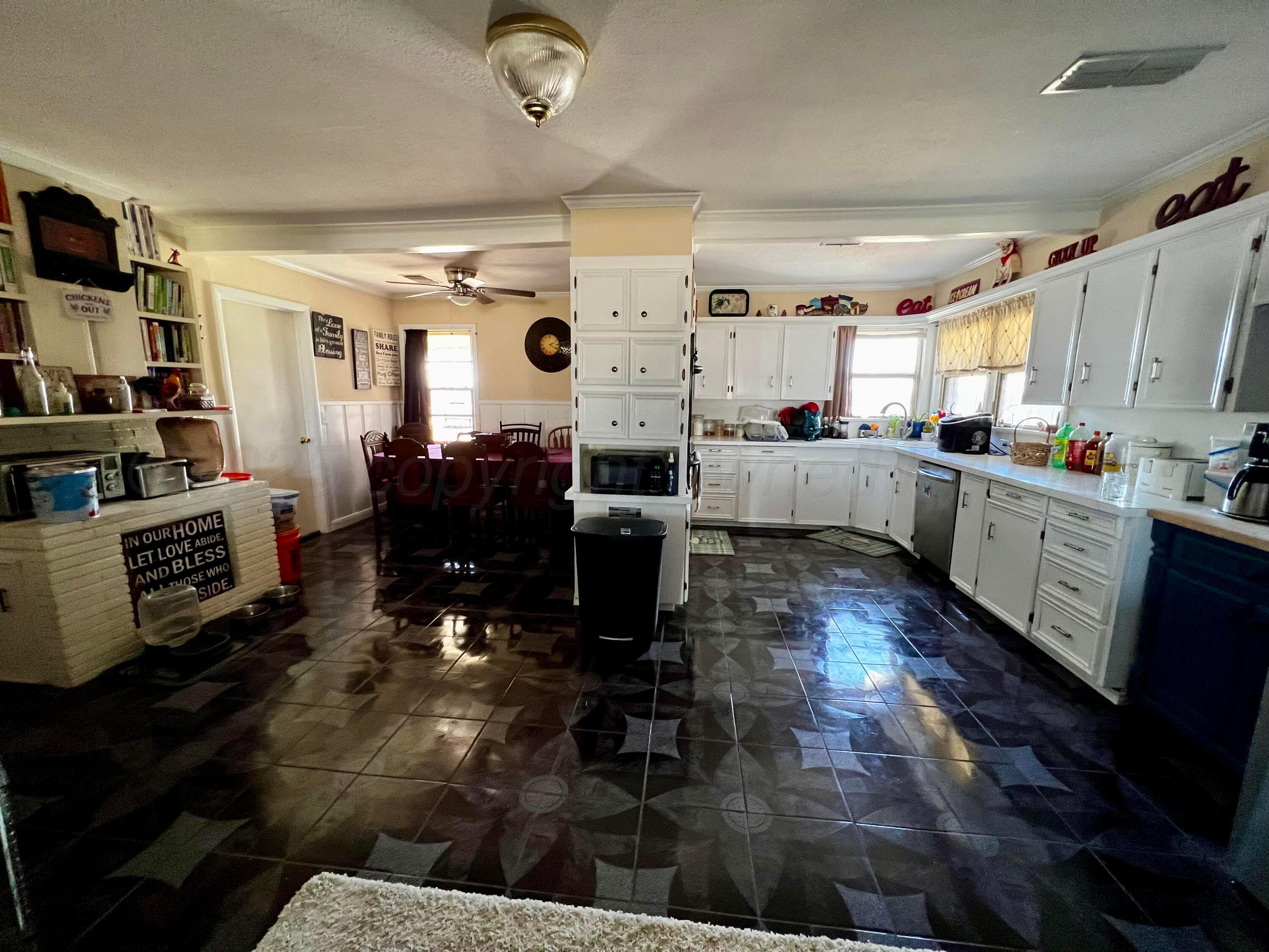 233 Fm 378 Silverton, TX 79257 - Photo 7 of 32 Kitchen and Dining