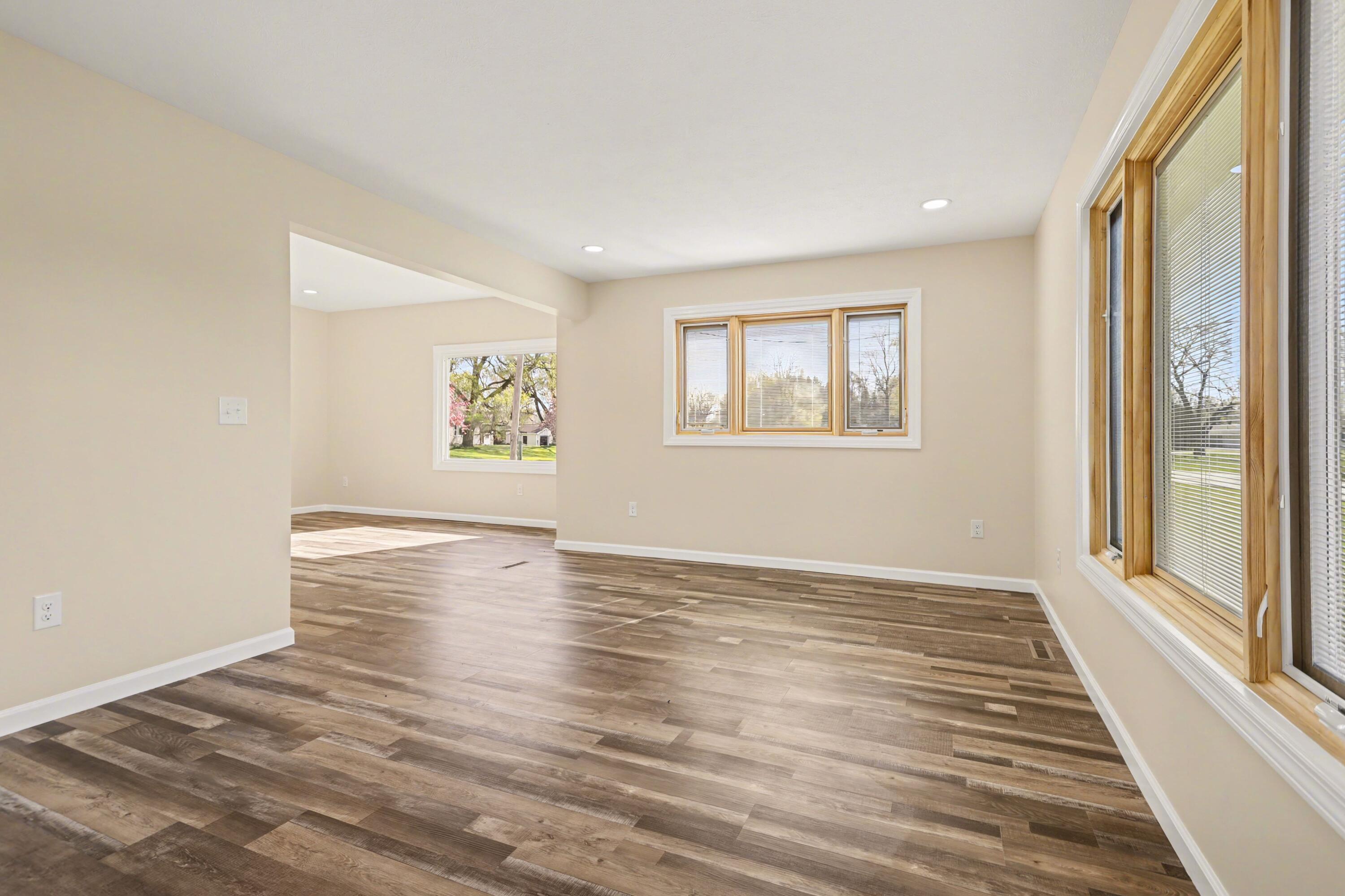 8891 Pennfield Road Battle Creek, MI 49014 - Photo 13 of 39 Living Room